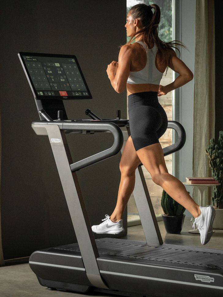 Беговая дорожка TechnoGym Run HIIT
